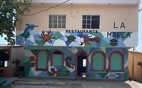 Playa El Obispo E La Marea Building La Libertad